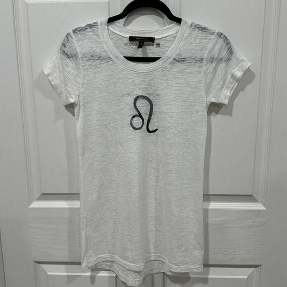 womens bcbg maxazria Tshirt Tee Top White Size Xxs Leo Horoscope - Picture 6 of 9